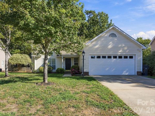 4000 Huntmeadow Drive , Charlotte, NC 28269
