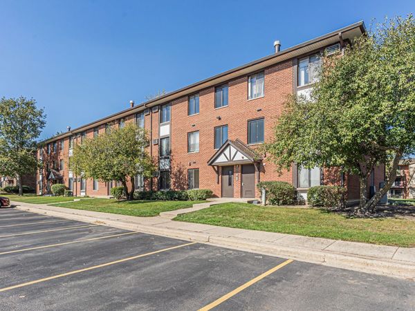 7 Timber Lane , Unit 2, Vernon Hills, IL 60061