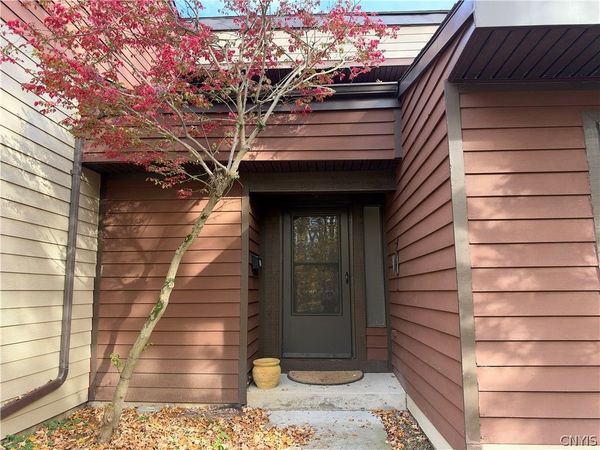 662 Idlewood Boulevard , Baldwinsville, NY 13027