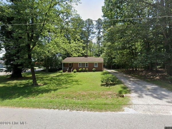 1403 Peace Street , Henderson, NC 27536