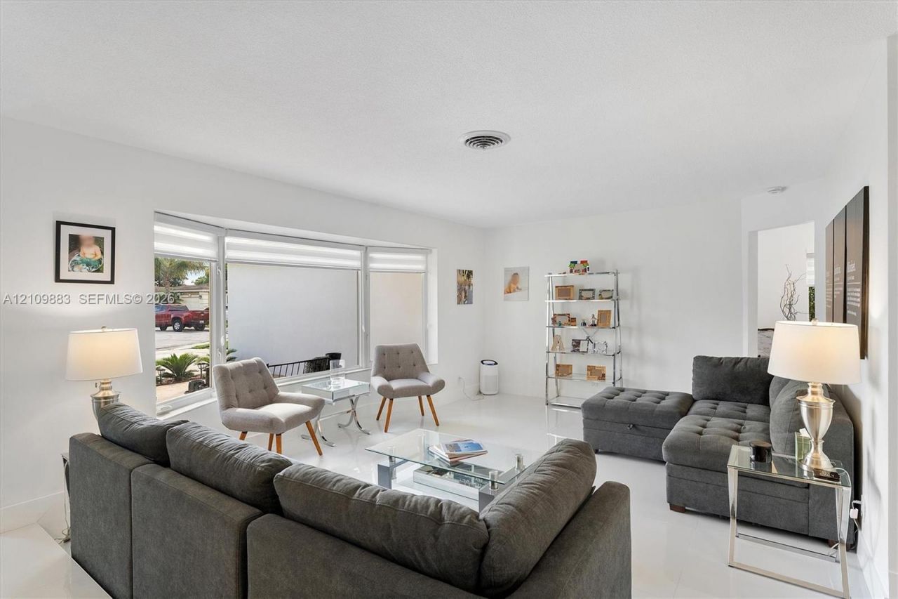 Hash Docks 751 SW 54th Ave , Margate, FL 33068 | MLS ID A12109883 - The Keyes Company