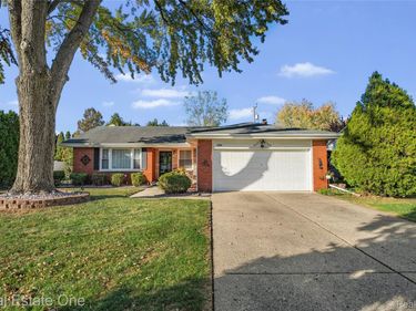 6344 Campus Drive, Dearborn Heights, Mi 48127