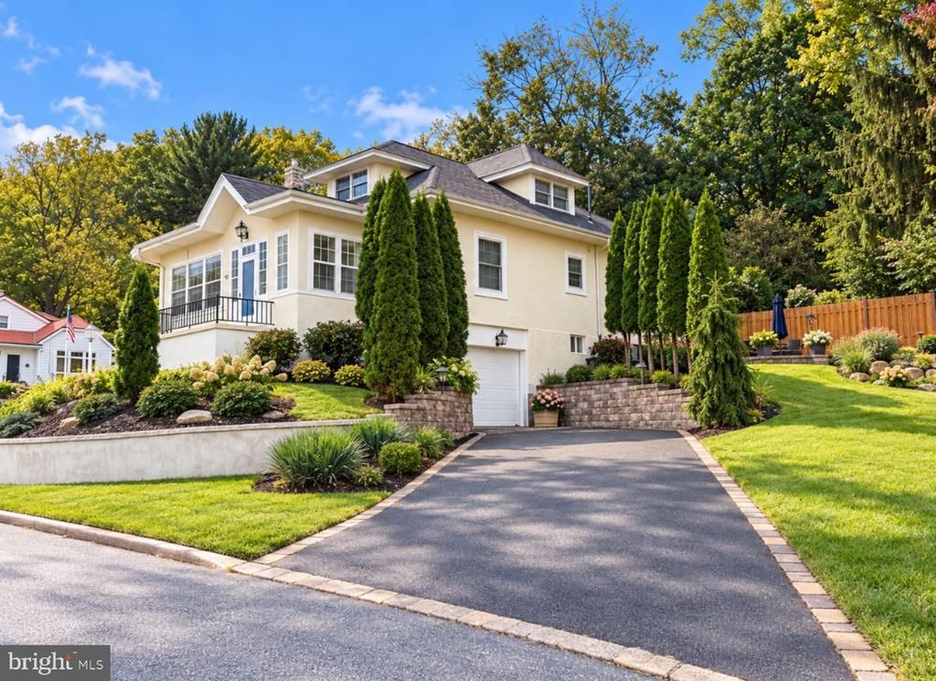 300 CHESTNUT STREET , SHILLINGTON, PA 19607