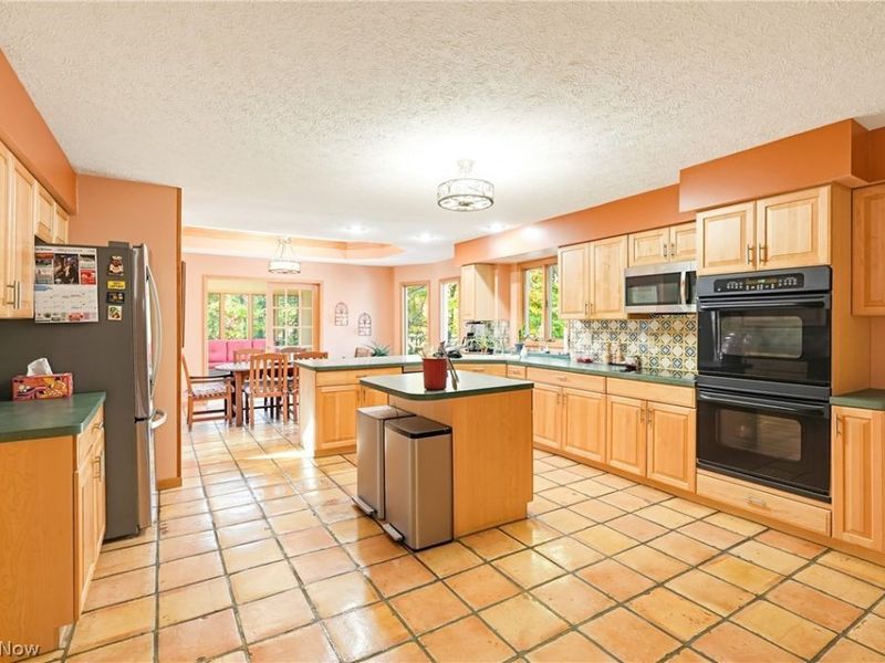 10124 Jamestown Drive, North Royalton, OH 44133 Photo 12