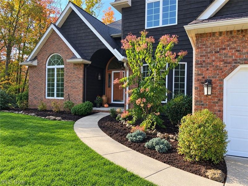 10124 Jamestown Drive, North Royalton, OH 44133 Photo 2