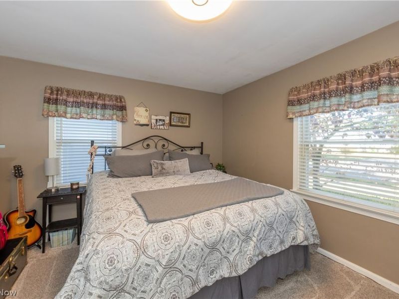 1746 Hawthorne Drive , Mayfield Heights, OH 44124 Photo 11