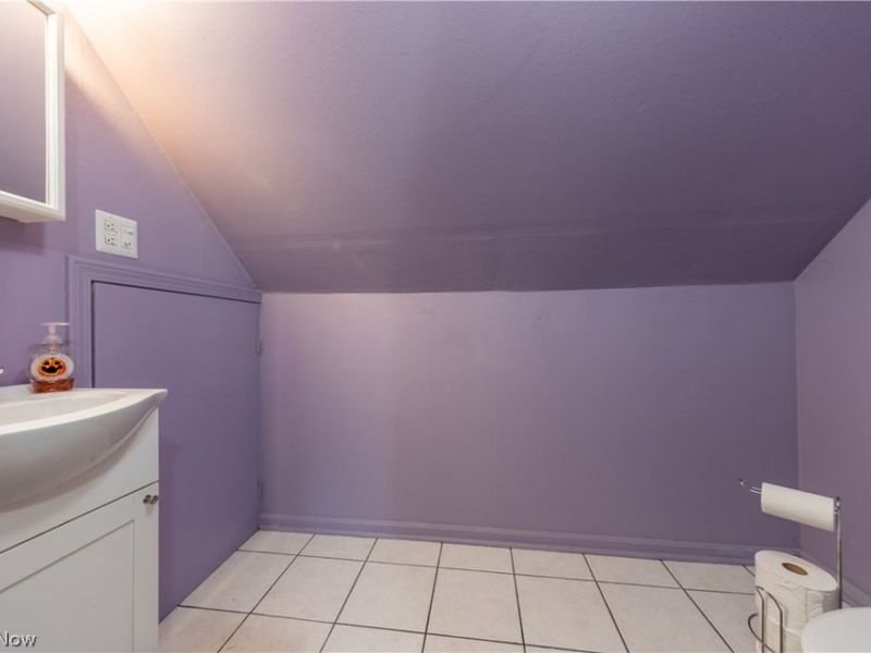 1746 Hawthorne Drive , Mayfield Heights, OH 44124 Photo 19