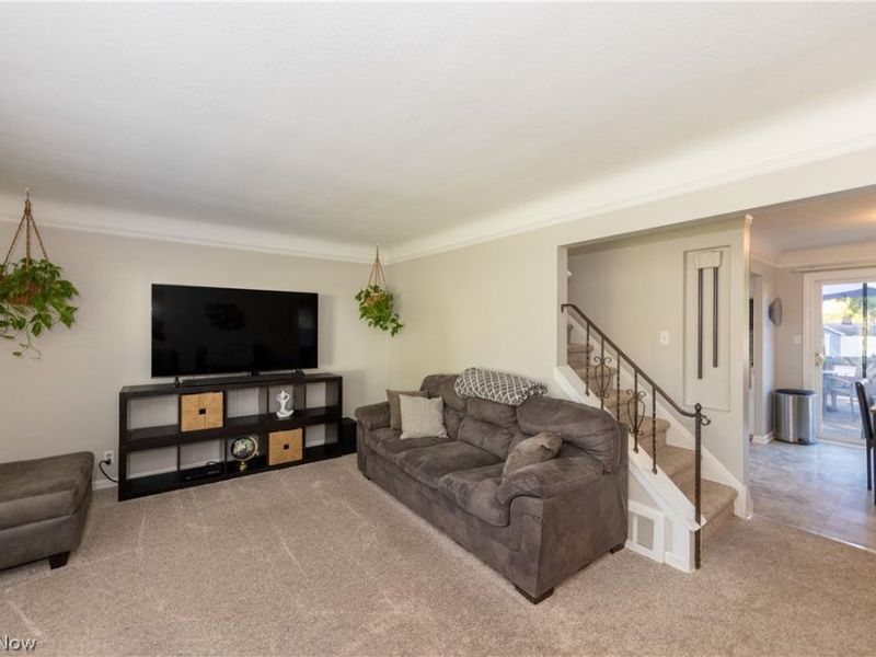 1746 Hawthorne Drive , Mayfield Heights, OH 44124 Photo 3