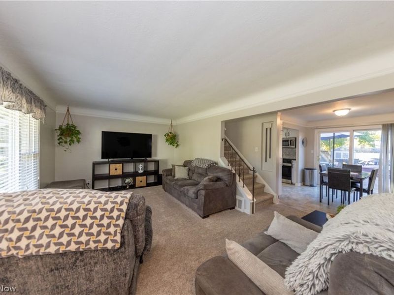 1746 Hawthorne Drive , Mayfield Heights, OH 44124 Photo 5