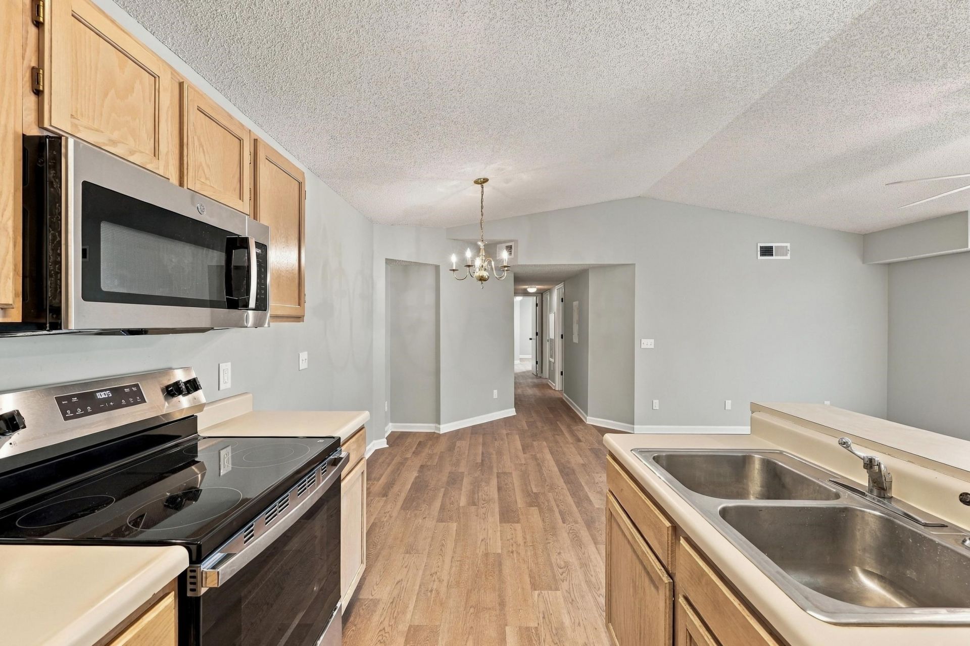 8566 Hopkins Circle  Photo 13