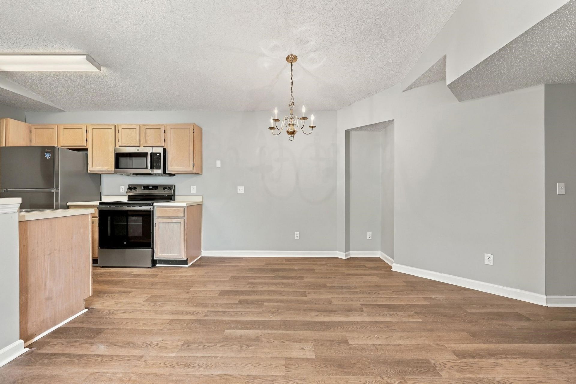 8566 Hopkins Circle  Photo 19