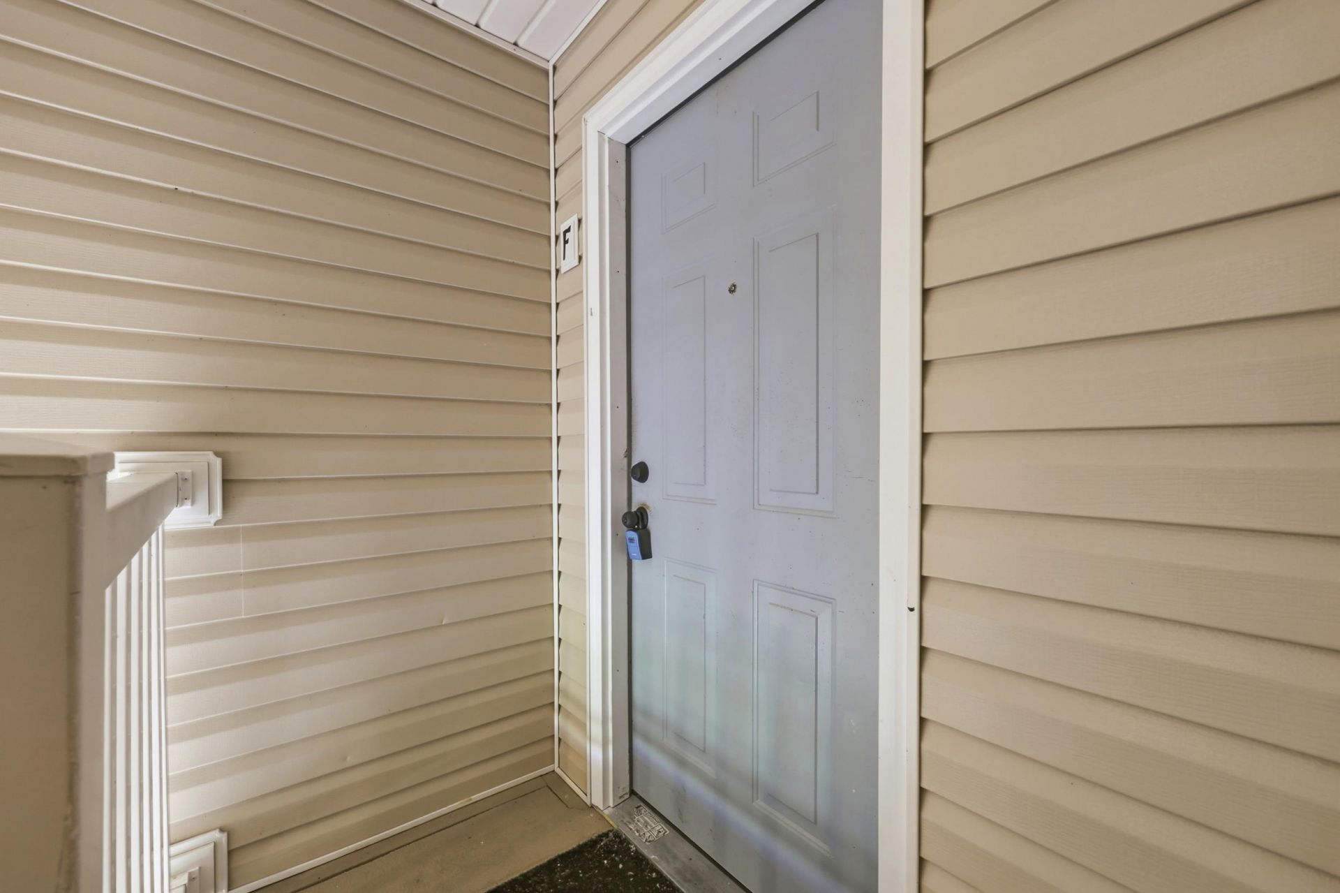 8566 Hopkins Circle  Photo 4
