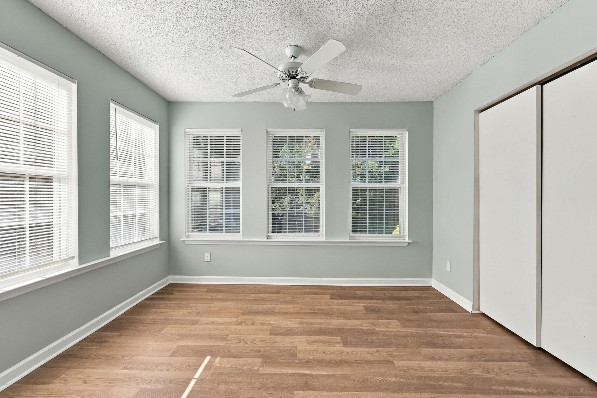 8566 Hopkins Circle  Photo 7