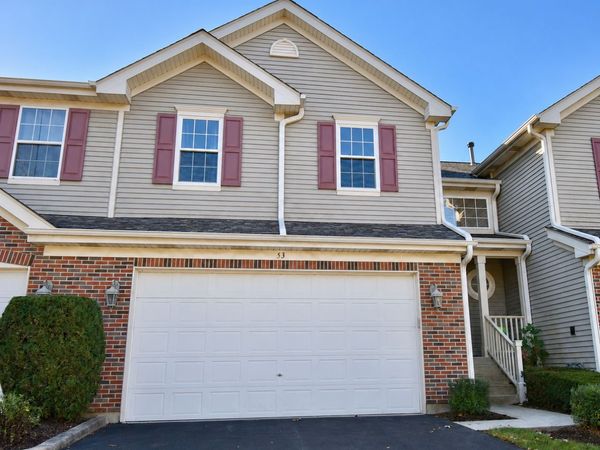 53 Stonegate Lane , Streamwood, IL 60107