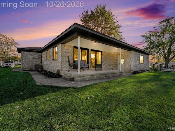 2037 W Park Drive, Algonac, Mi 48001