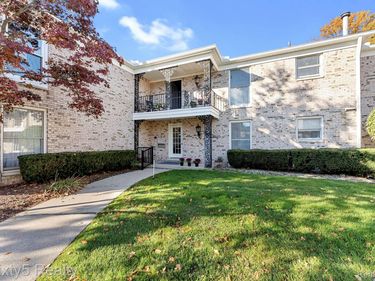24212 E River Road, Unit 2, Grosse Ile Township, Mi 48138