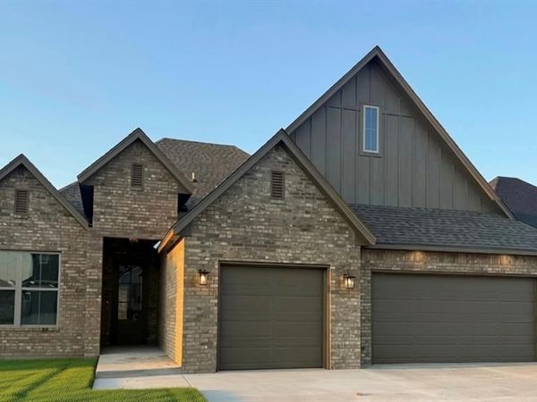 11517 NW 103rd Street, Yukon, OK 73099