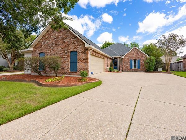 12360 Old Millstone Dr, Geismar, LA 70734