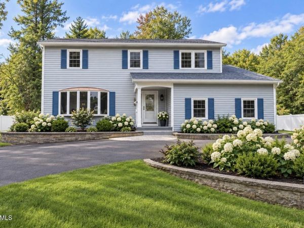 18 Esopus Drive, Clifton Park, NY 12065