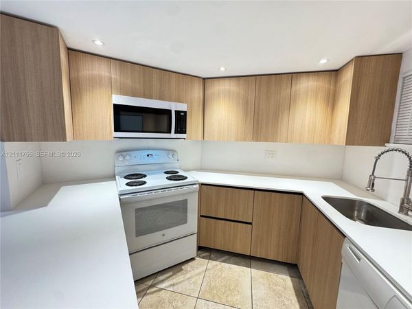 Unit 305, Doral, FL 33166
