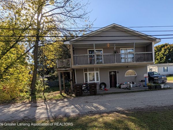 222 W Gilson Street, Edmore, MI 48829