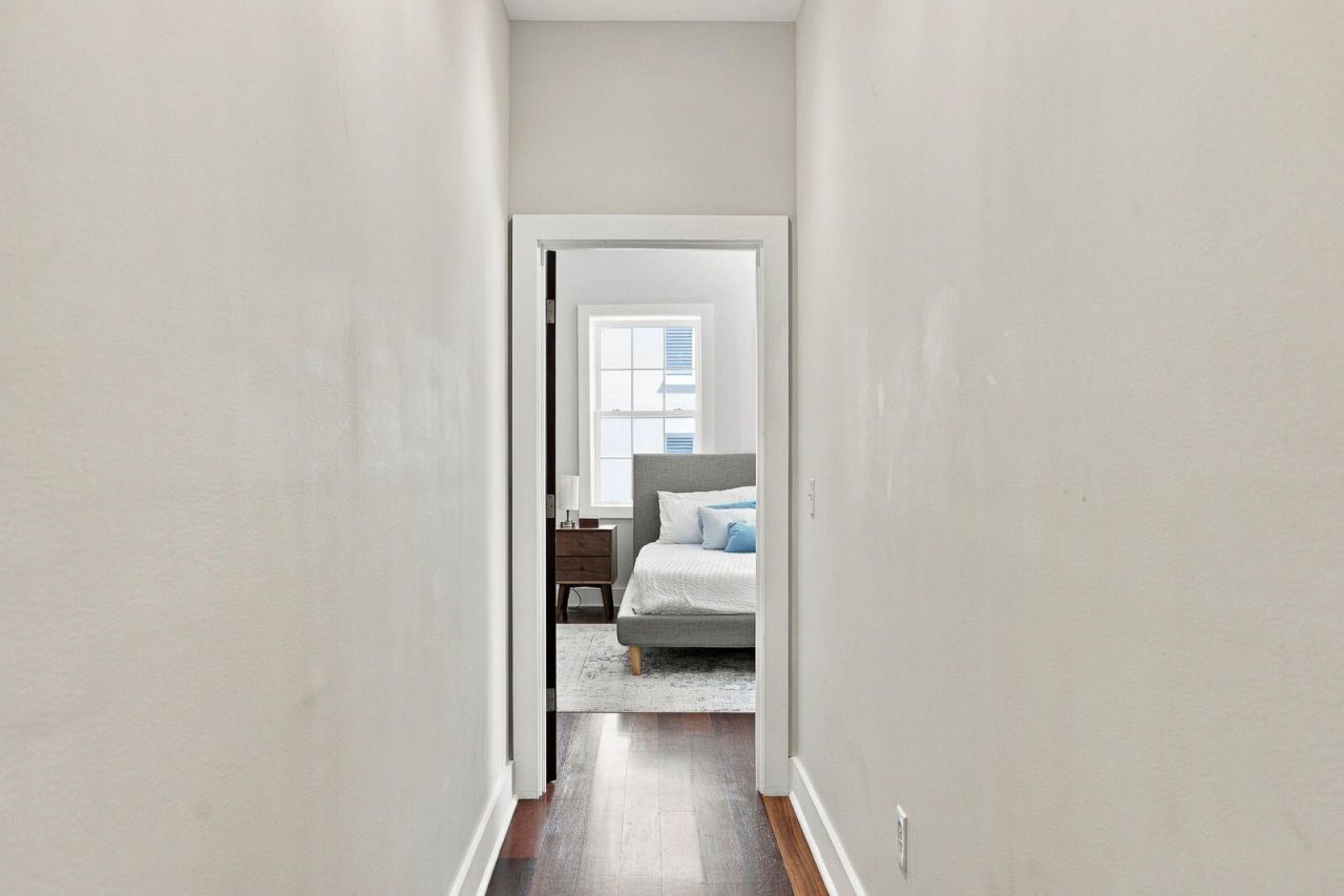182 E Bay Street Photo 16