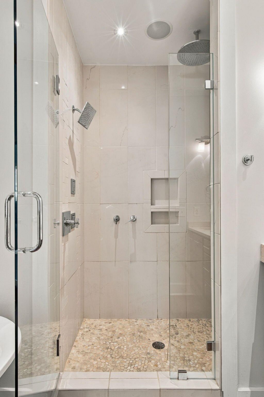 182 E Bay Street Photo 22