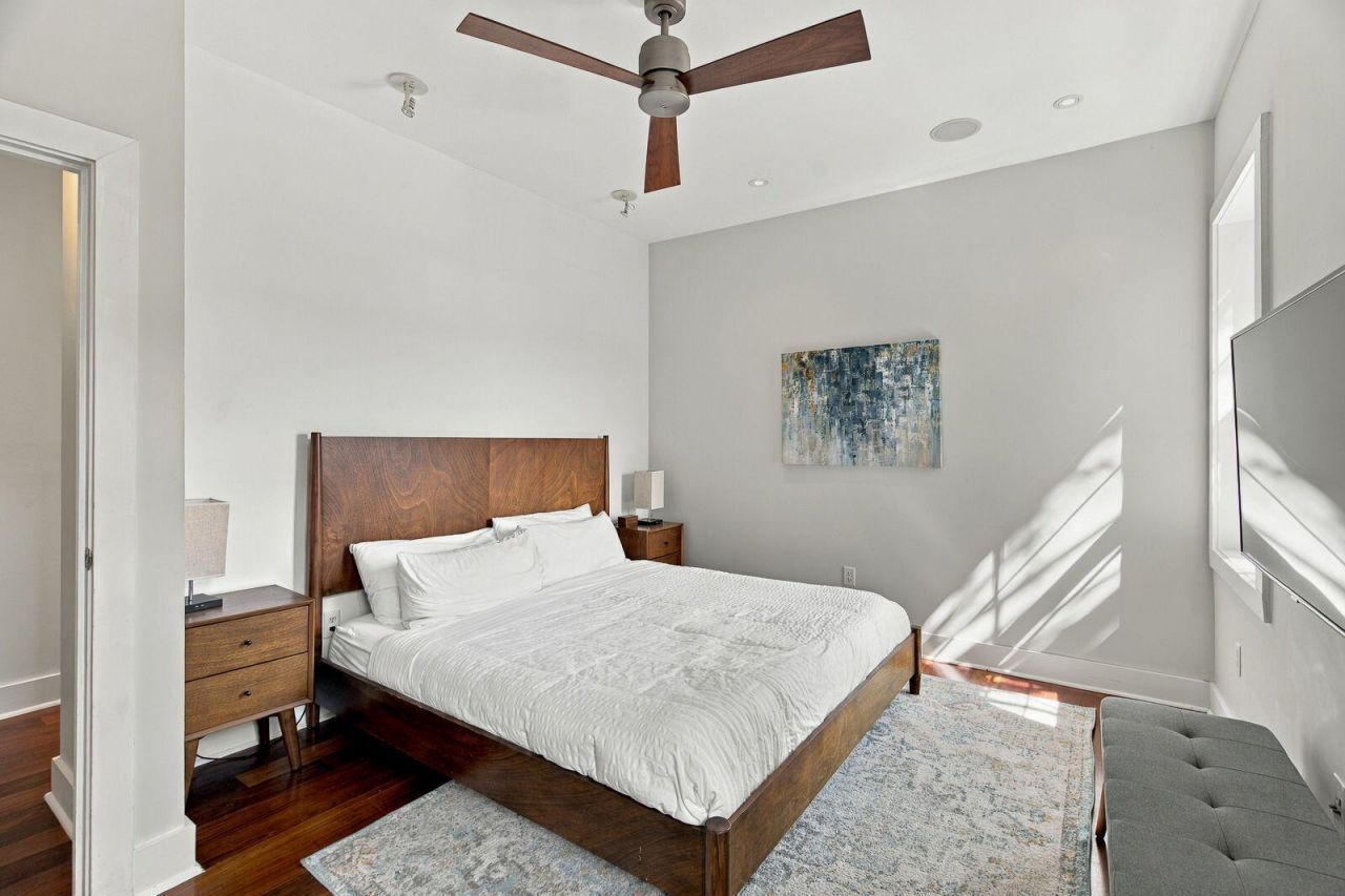 182 E Bay Street Photo 24
