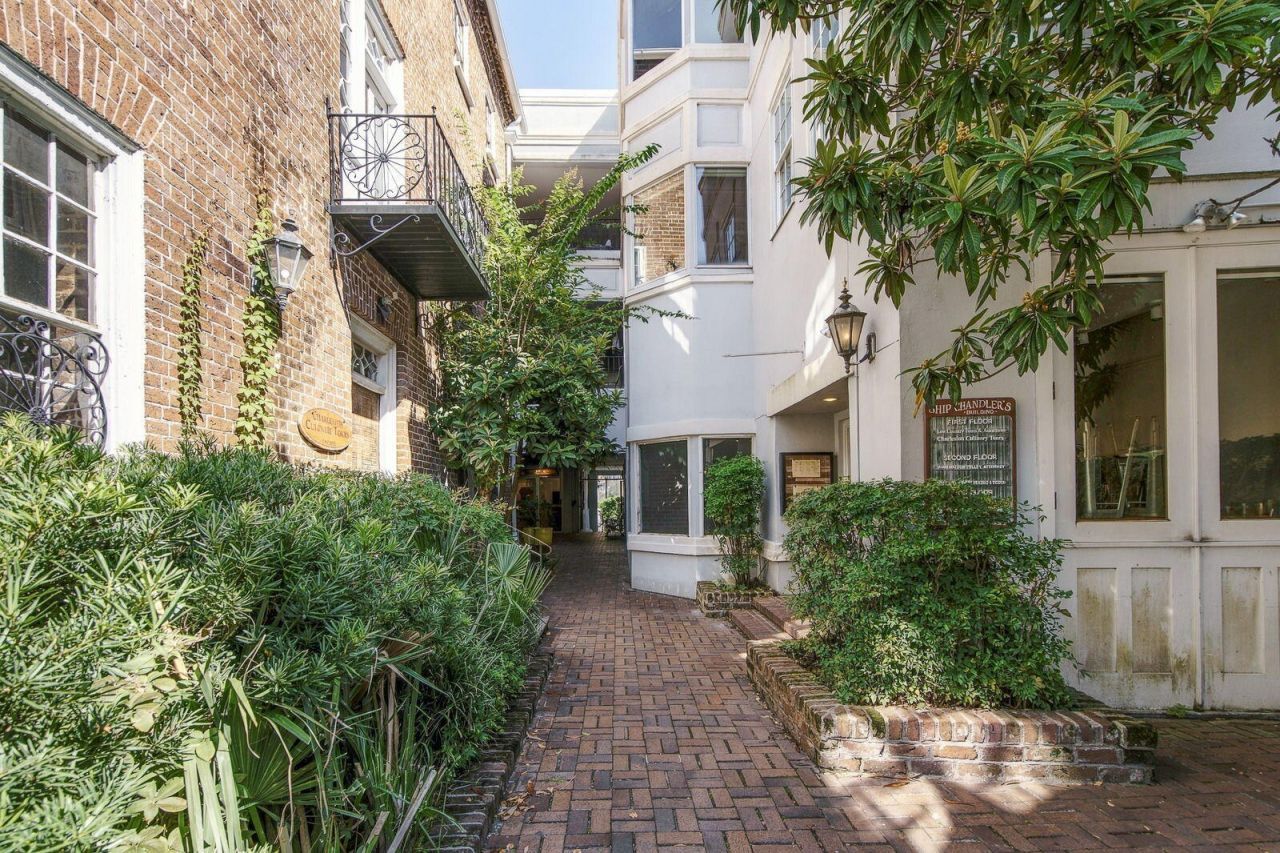 182 E Bay Street Photo 30