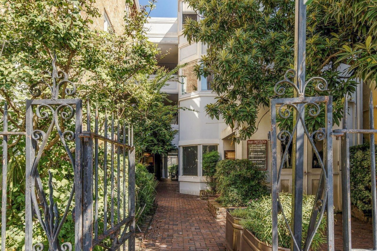 182 E Bay Street Photo 31