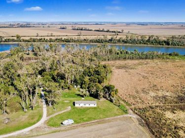 14100 Wildwood Lane, Blair, NE 68008