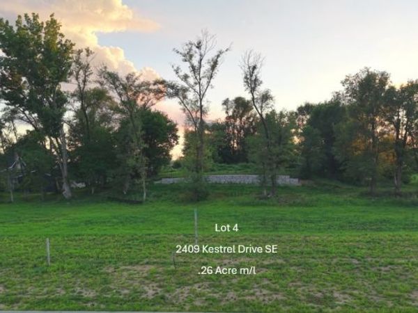 2409 Kestrel Drive SE, Cedar Rapids, IA 52403