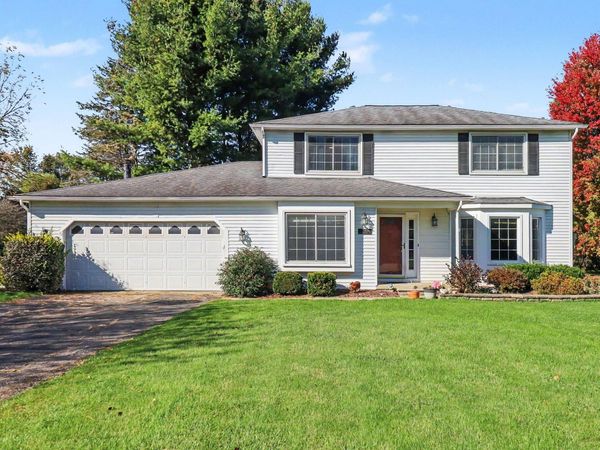 5556 Pebble Ridge Court, Ann Arbor, MI 48108
