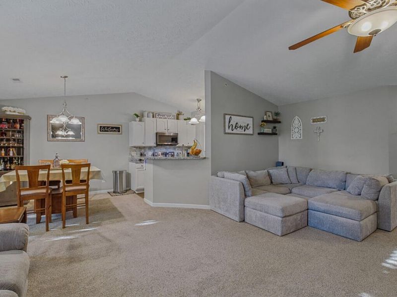 1804 Ashley Court, Unit 302, Florence, KY 41042 Photo 5