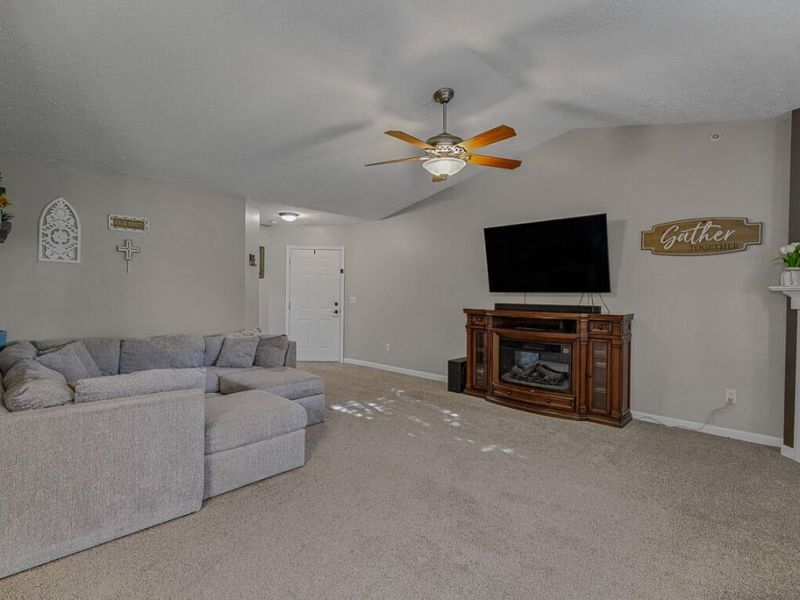 1804 Ashley Court, Unit 302, Florence, KY 41042 Photo 7