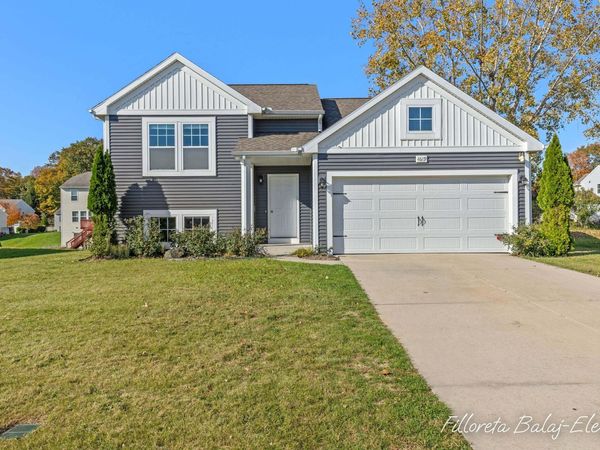 4669 Quaker Hill Court SE, Kentwood, MI 49512