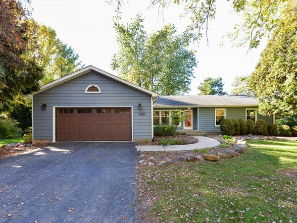 8630 Warner Road, Saline, MI 48176