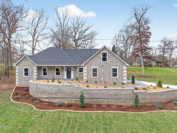 941 E Deer Creek Drive , Crossville, TN 38571