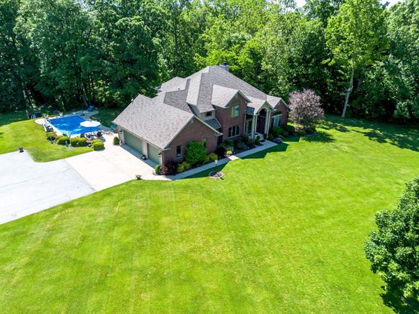 7296 N Clear Creek Road, Huntington, IN 46750