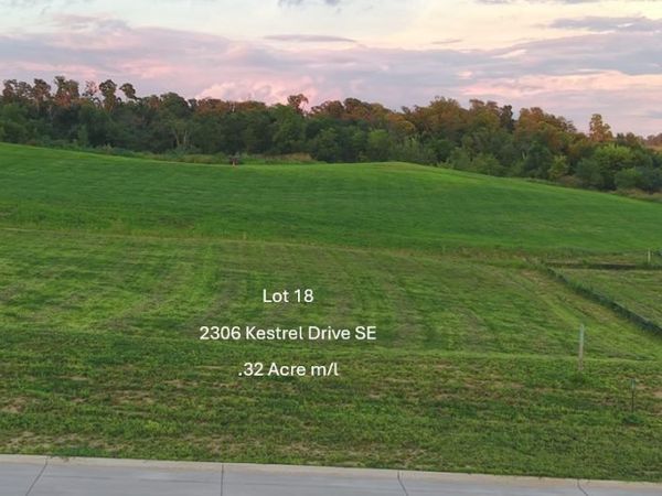 2306 Kestrel Drive SE, Cedar Rapids, IA 52403