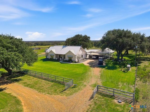 000 Kaiser Adams Road, Yoakum, TX 77995
