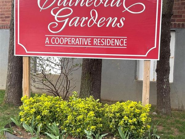 32 Cathedral Avenue , Unit 1B, Hempstead, NY 11550