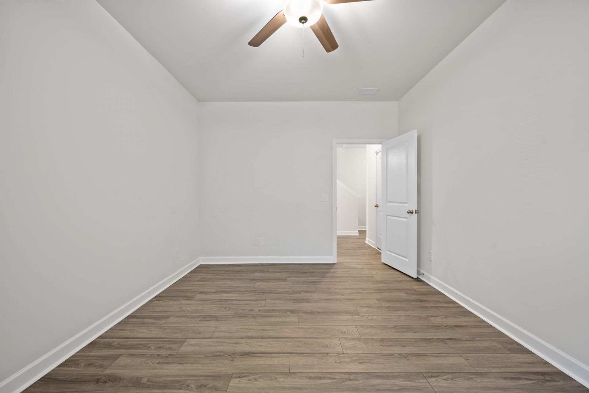412 Carrara Drive Photo 33