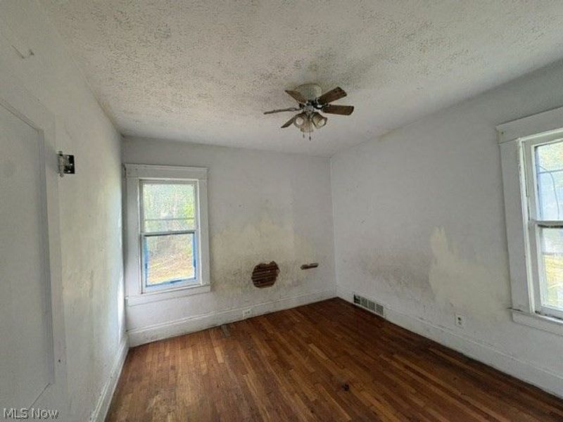 10114 Parkgate Avenue, Cleveland, OH 44108 Photo 13