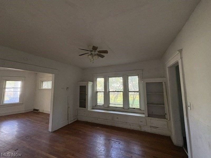 10114 Parkgate Avenue, Cleveland, OH 44108 Photo 5