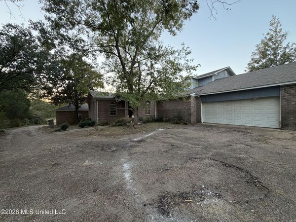 2864 Mcduf Mcduffee Road, Clinton, MS 39056