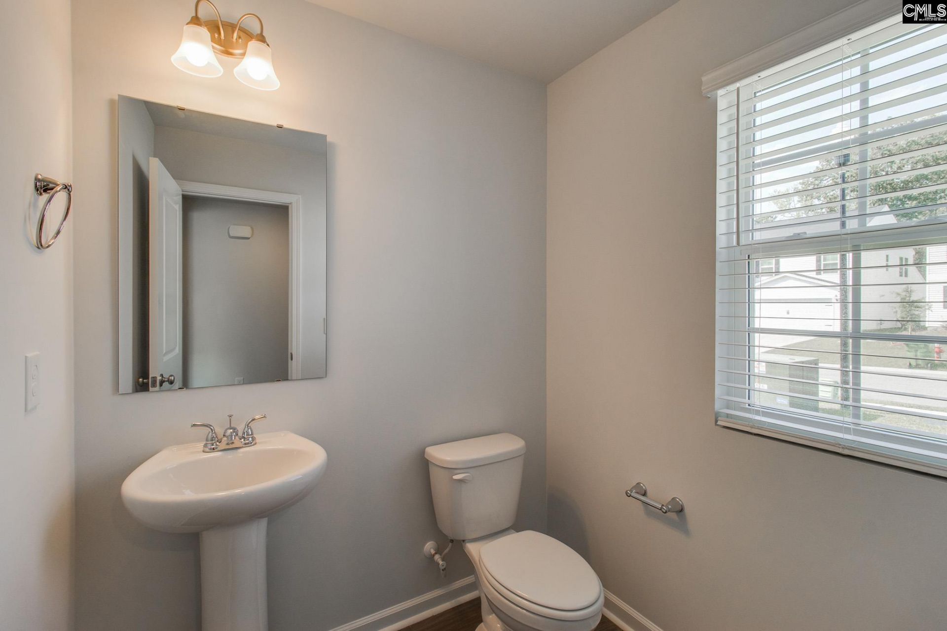 201 Kingsley Drive  Photo 32