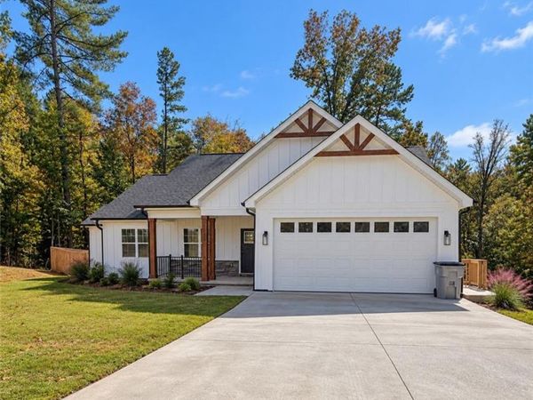 1222 Summerhill Street SW, Lenoir, NC 28645