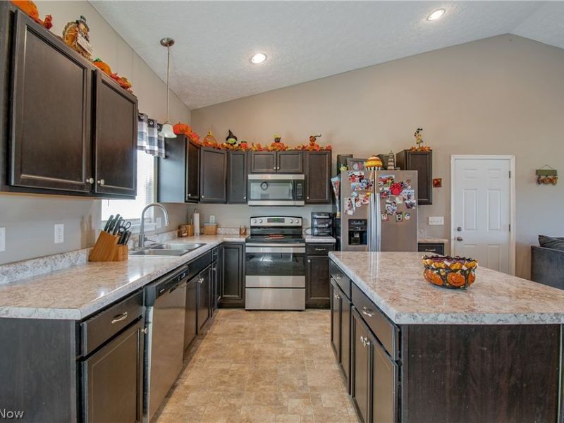 4009 Greenwich Road, Norton, OH 44203 Photo 6