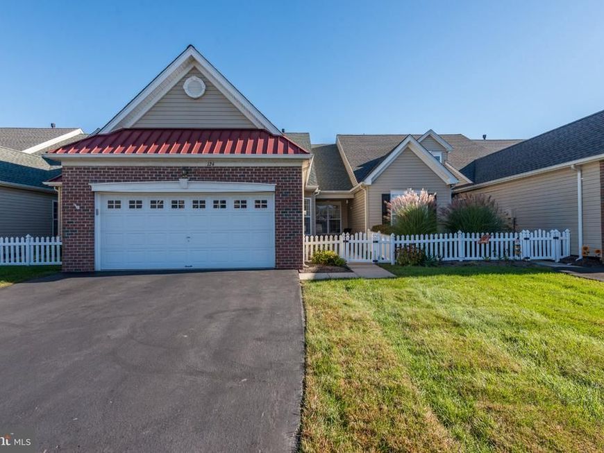 124 Devonshire Way, Sellersville, PA 18960 Main Photo